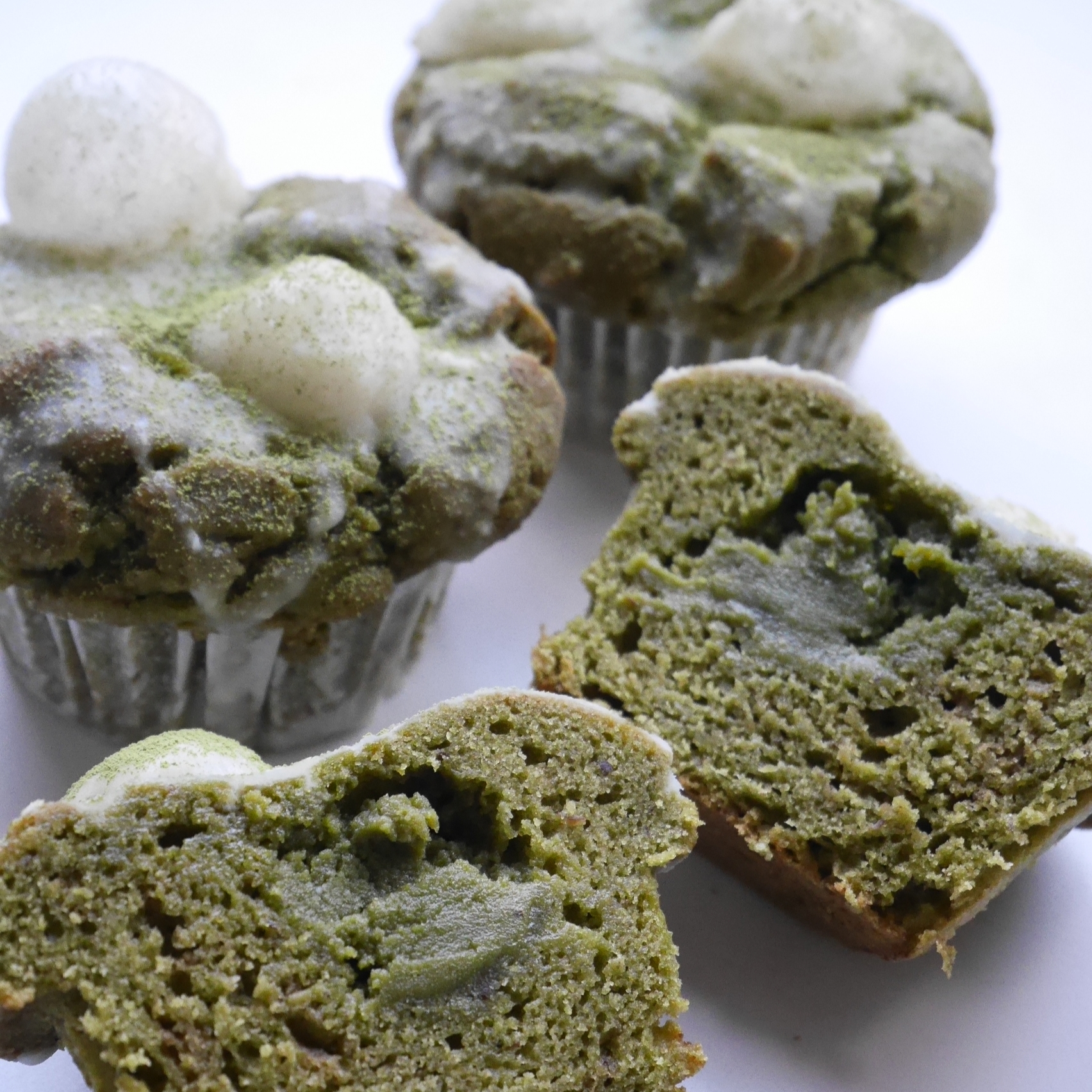 酒粕抹茶クリーム入りマフィン~白玉&カシューナッツホワイトチョコ掛け~※アルコール・カシューナッツ使用