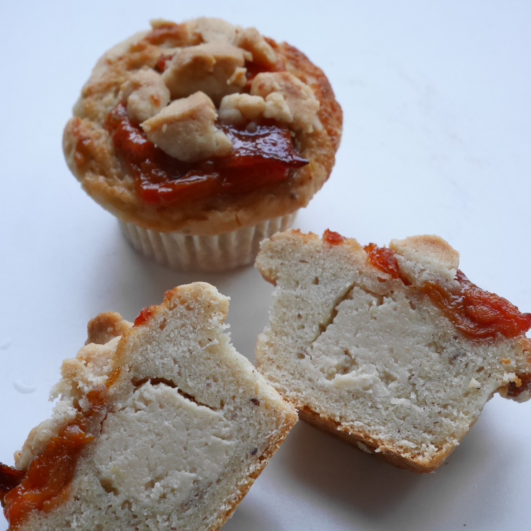 柿ジャムとカシューナッツチーズケーキ風フィリングのマフィン※カシューナッツ使用